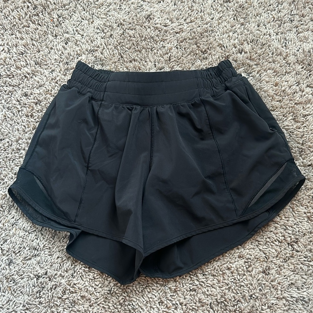 Lululemon black hotty hot shorts, 4 inch
